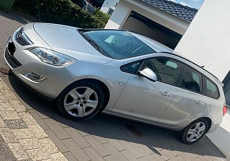Opel Astra Sports Tourer 2.0 CDTI Sport ( TÜV NEU )