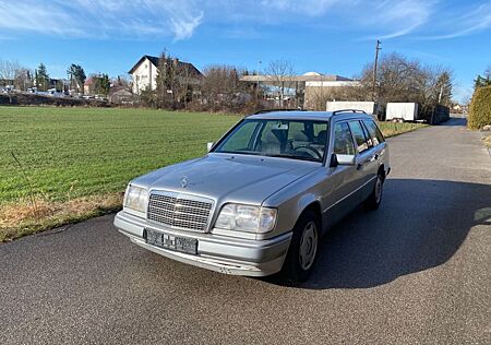 Mercedes-Benz E 250 D/W124 T/Schiebedach