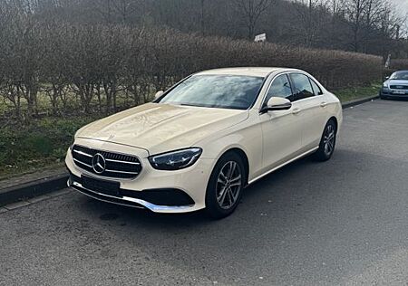 Mercedes-Benz E 220 d Autom. -