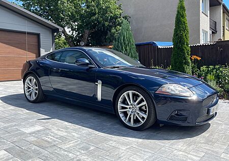 Jaguar XKR Coupé -