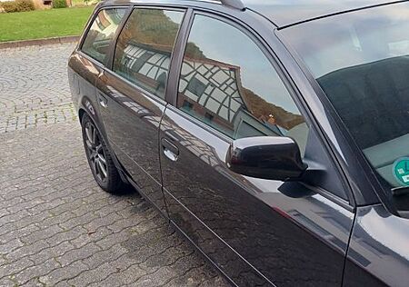 Audi A6 2.4 Avant -