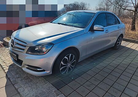 Mercedes-Benz C 180 -