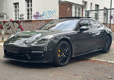 Porsche Panamera Turbo Massage*Night*Keramik*ACC*Softclo