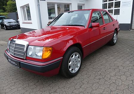Mercedes-Benz 230 E,, 3. Hand, deutsch, sagenhafter Zustand