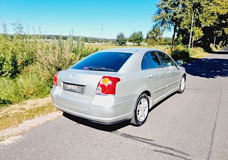Toyota Avensis Executive 1.8-l-VVT-i / Klima
