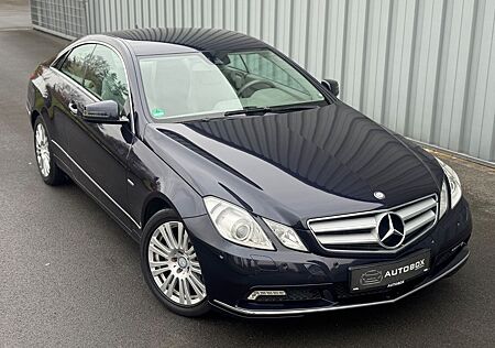 Mercedes-Benz E 220 *AVANGAERDE*KLIMA*SHZ*AUT*LEDER*NAVI+
