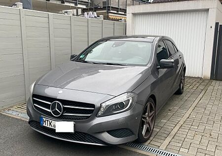Mercedes-Benz 200 gebraucht kaufen Mercedes-Benz 200 A200 Pano, Navi, AMG Style, Night Paket