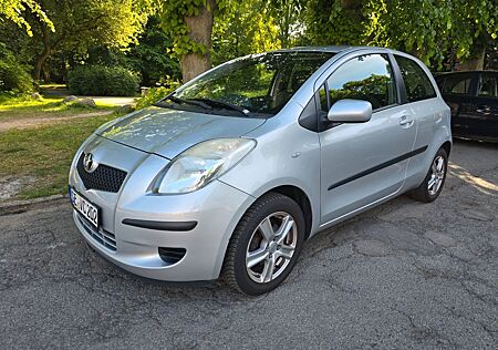 Toyota Yaris 1,3-l-VVT-i Sol