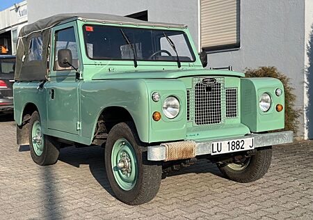 Land Rover Defender 88 Santana Soft Top / TRAUMHAFT