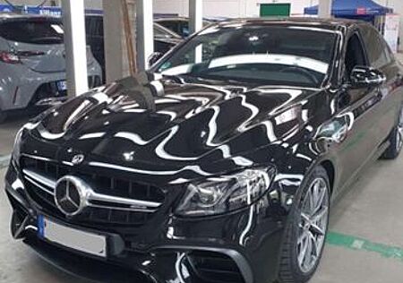 Mercedes-Benz E 63 AMG Mercedes-AMG E 63 4MATIC+ Autom. Me...