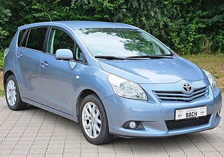 Toyota Verso Travel*TÜV NEU*SCHECKHEFTGEPFLEGT*NAVI*PDC