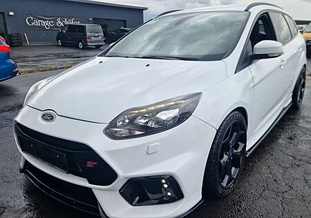 Ford Focus Turnier ST Navi BI-Xenon Recaro Kamera