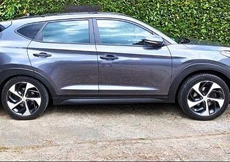 Hyundai Tucson 1.6 T-GDI Trend * gepflegt von Privat *