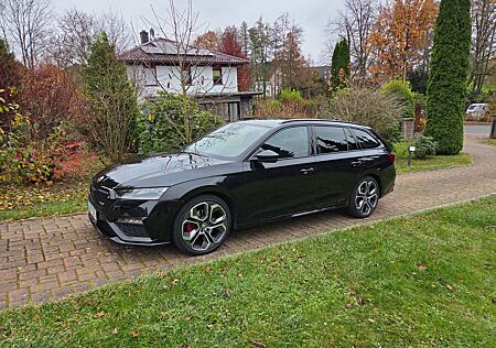 Skoda Octavia 2.0 TDI DSG RS PLUS COMBI GRAUE NÄHTE