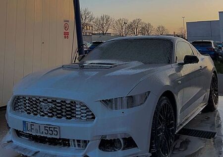Ford Mustang 2.3 EcoBoost auto -