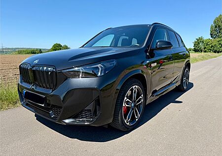 BMW iX1 xDrive30, M-Paket, Head-Up, Werksgarantie