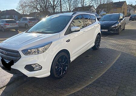 Ford Kuga 1.5 EcoBoost 2x4 ST-Line