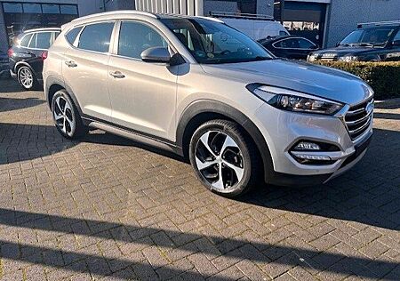 Hyundai Tucson blue Style 2WD/Navi/Kamera