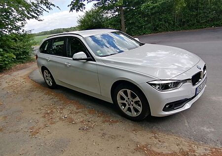 BMW 320d Touring Advantage mit AHK