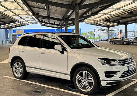 VW Touareg Volkswagen 3.0 V6 TDI SCR Tiptronic -