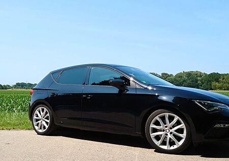 Seat Leon ++2.0TSI+140kW+FR+DSG+ACC+NAVI+VIRUAL+TOP++