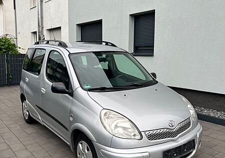 Toyota Yaris 1.4 D-4D Sol Sol TÜV NEU!!!!