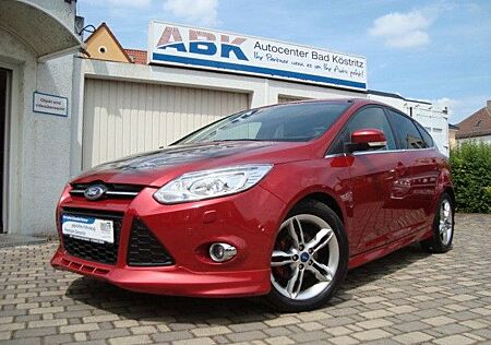 Ford Focus Lim. Titanium 1.Hand/SHZ/PDC/Navi/Xenon...