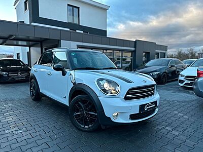 MINI Countryman Cooper D All4 Aut.*AHK*PDC*8x-Bereift