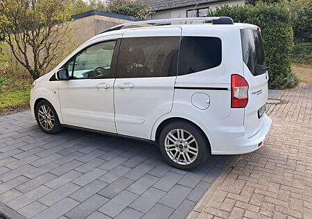 Ford Tourneo Courier 1.5 TDCi 74kW Titanium Titanium