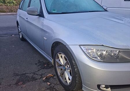 BMW 320i Touring -