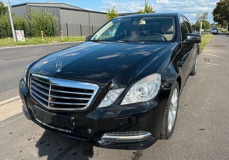 Mercedes-Benz E 250 Lim. CGI BlueEfficiency *NAVI*BI-XENON*