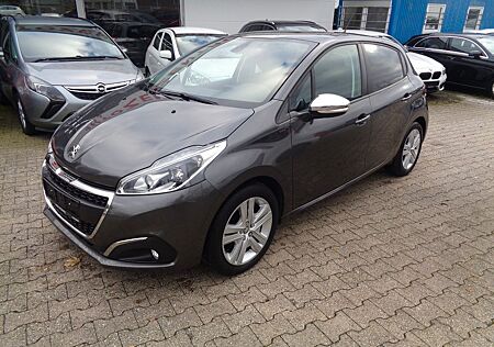 Peugeot 208 Signature