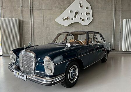 Mercedes-Benz 250 SE