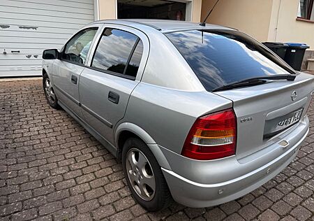 Opel Astra 1.6 Automatik -