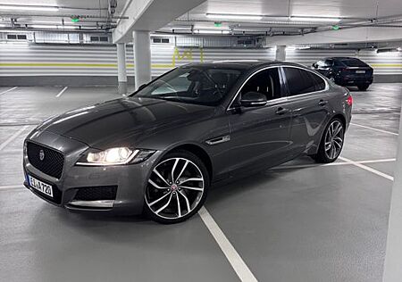 Jaguar XF 30d 300PS Prestige Automatik Prestige