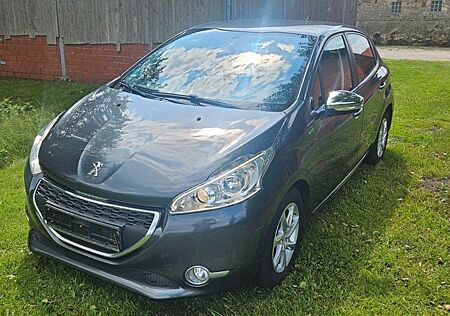 Peugeot 208 1.2 Style 82 VTi Style