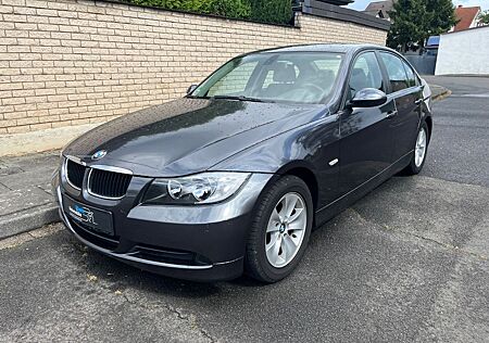 BMW 320i Automatik Lim 2HD AHK Schiebedach Leder PDC