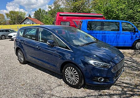 Ford S-Max Titanium