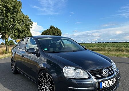 VW Jetta Volkswagen 1.4 TSI Comfortline