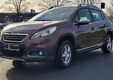 Peugeot 2008 Allure HDI 115, Top Zustand, Ahk, LED uvm.