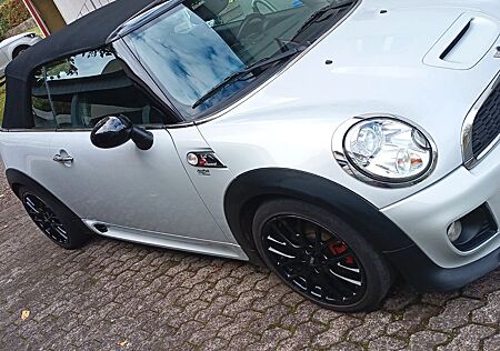 Mini Cooper SD Cabrio JCW - Ausführung