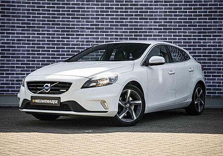 Volvo V40 1.6 T3 R-Design | AHK| Rückfahrsensoren hint