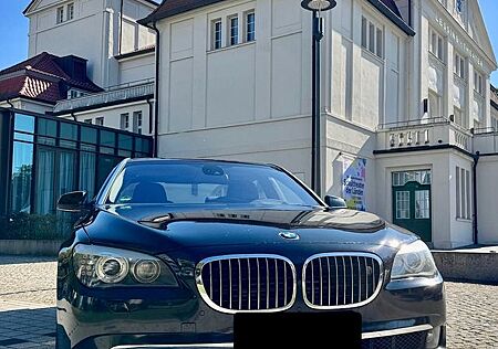 BMW 760i -Softclose, Glasschiebedach, Nachtsicht uvm