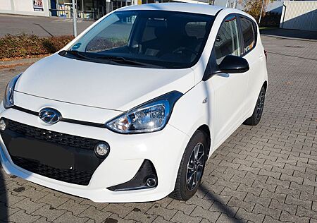 Hyundai i10 1.0 YES! Rentnerfahrzeug!