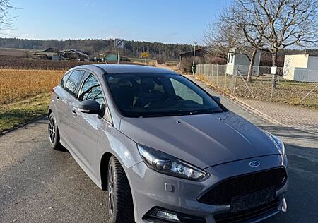 Ford Focus 2,0 EcoBoost ST Leder-Exklusiv-Paket ST