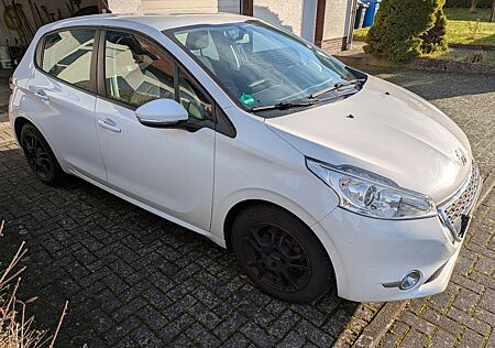 Peugeot 208 1.4 Active 95 VTi Active unfallfrei