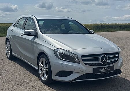Mercedes-Benz A 180 BlueEff. *Park-As.,Navi,SportSitze*