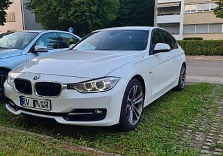 BMW 320i Sport Line Sport Line