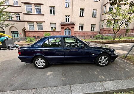Mercedes-Benz C 180 CLASSIC SELECTION Classic Selection