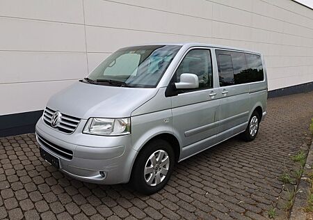 VW T5 Multivan Volkswagen 2.5 TDI